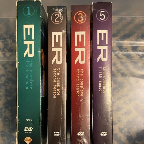🦋Host Pick🦋 New box set of ER Season 1,2,3&5 - Picture 1 of 6